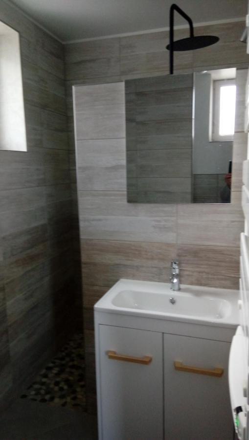 Maison En Pierre De Pays Ségrie Dış mekan fotoğraf